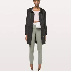 lululemon City Stroll Jacket in army green sz 2